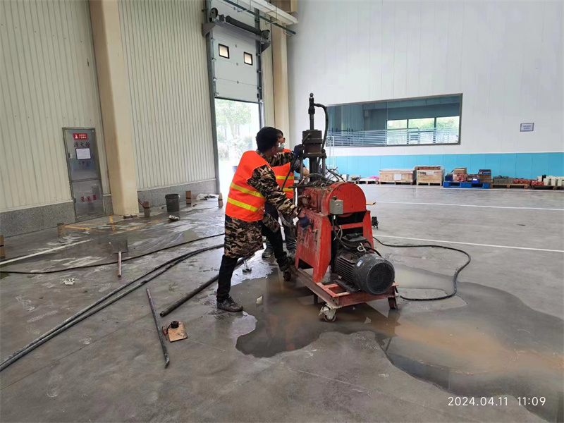 南郑厂房地面下沉塌陷注浆加固施工